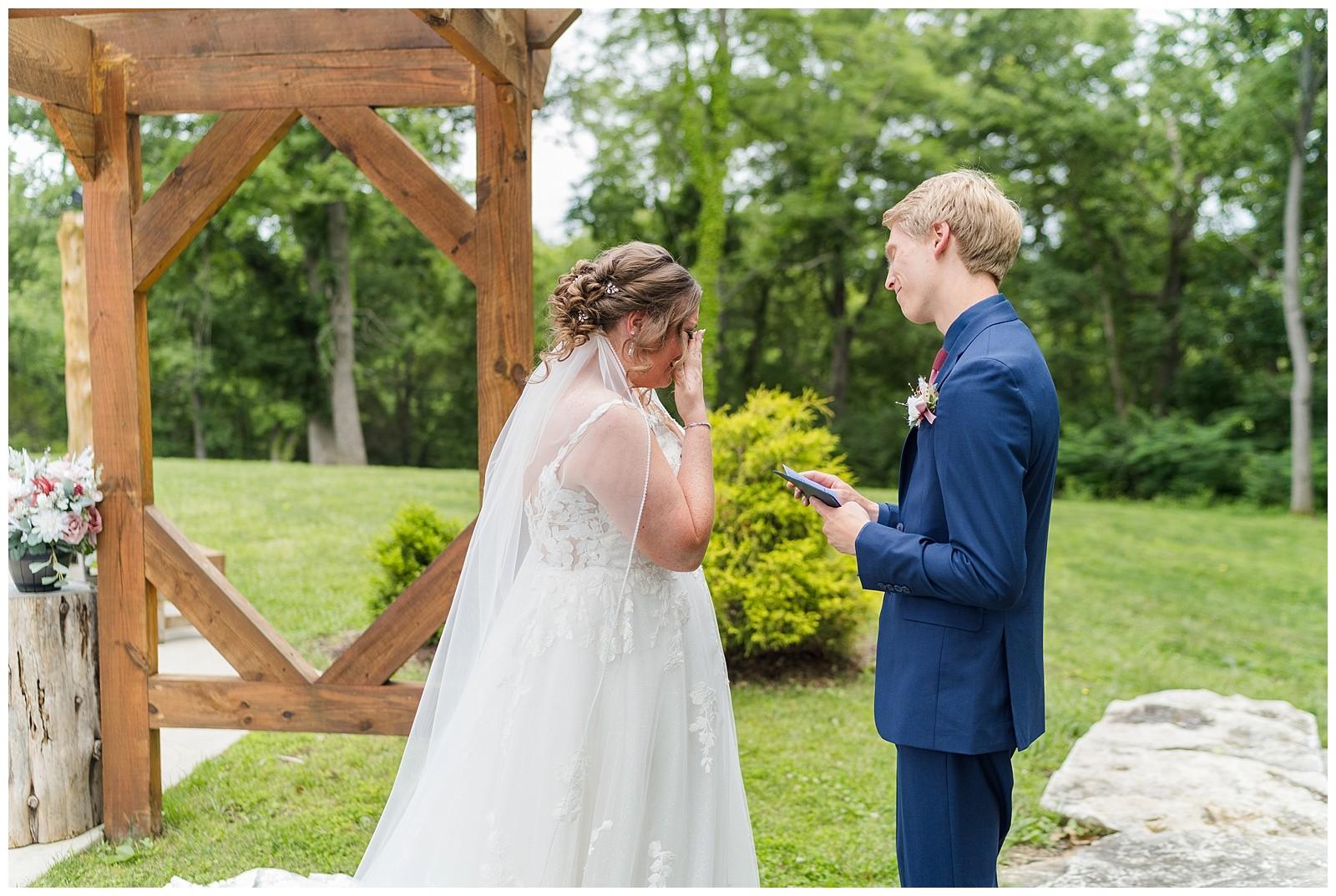 Unveiling the Pros of a First Look with Your Fiancé